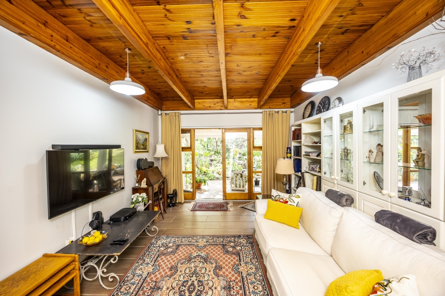 4 Bedroom Property for Sale in Bonza Bay Eastern Cape